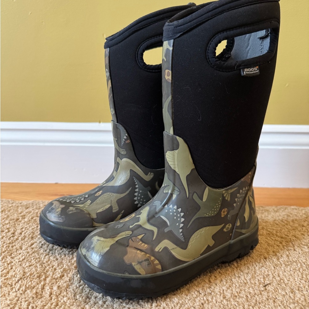 Bogs Kids Dinosaur Print Boots - Black and Green